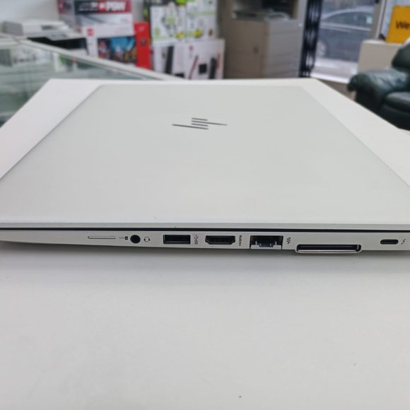HP EliteBook 840 G5 | 256GB SSD | 8GB RAM | Intel Core i5 8th-Gen - Picture 4 of 5